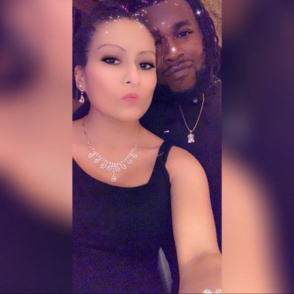 Meet your Posher, Karina - Picture 2 of 5